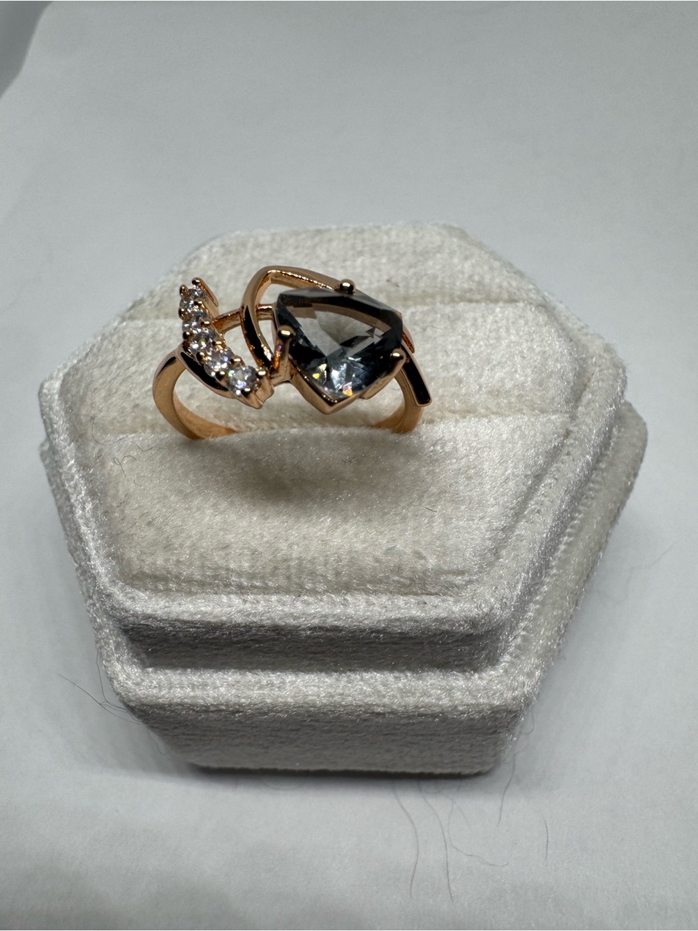 14K 585 Rolled Rose Gold Ring Size 7